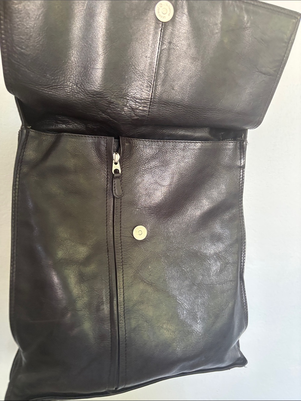Chaos Black leather messenger bag